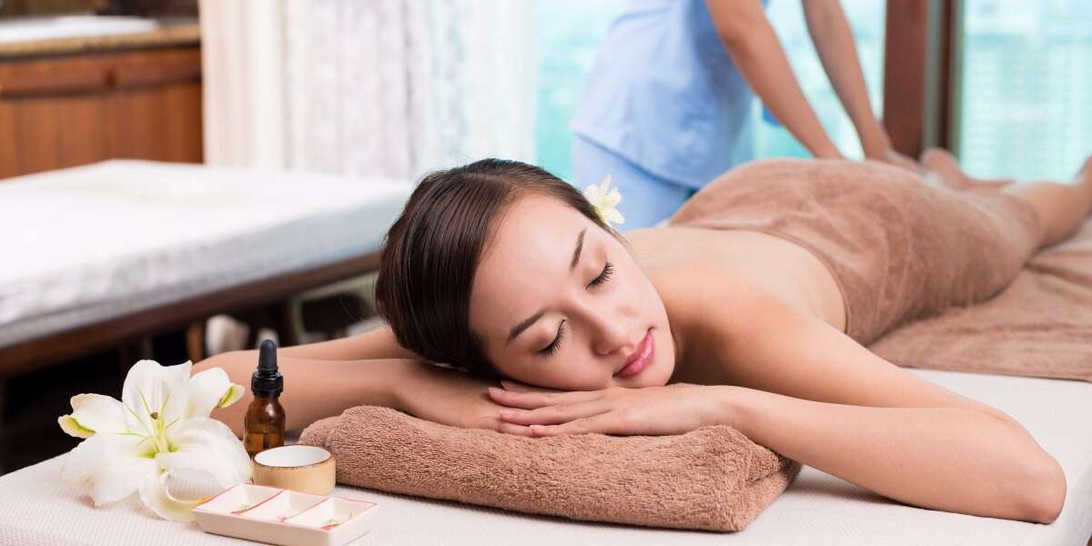 Body relaxation. Королевский тайский Spa массаж. Девушка в спа салоне. Спа процедуры для тела. Спа процедуры для женщин.